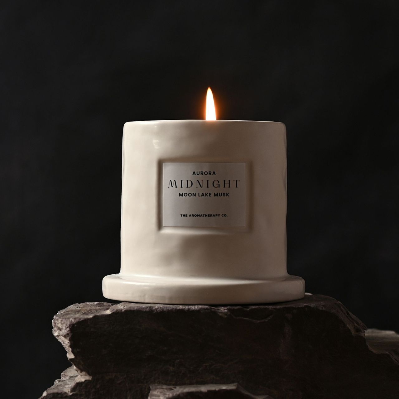 As dawn breaks, this new addition to the Aurora range provides the opulent relaxation of moon lake musk.