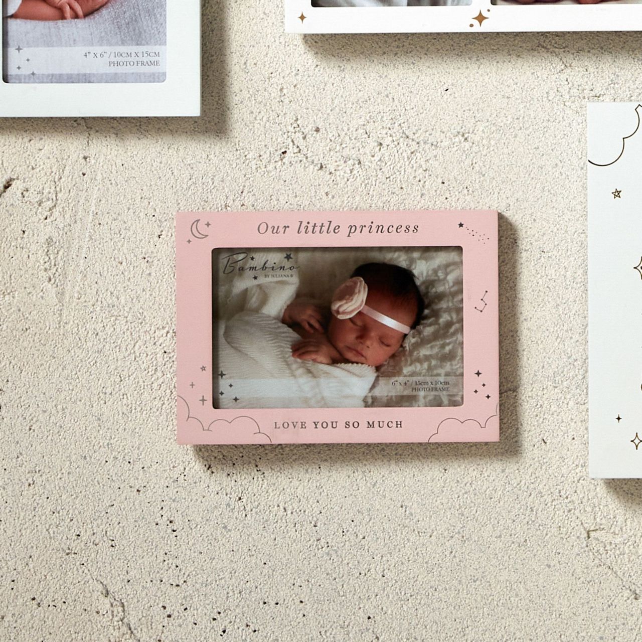 This exquisite landscape frame is an optimal way to beautifully present the photographs of a new-born daughter.