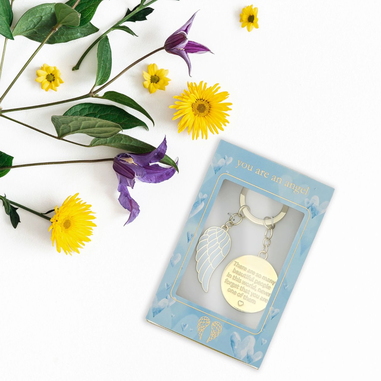This symbolic accessory celebrates the beauty of connections, a meaningful token honouring the remarkable individuals who illuminate our lives.