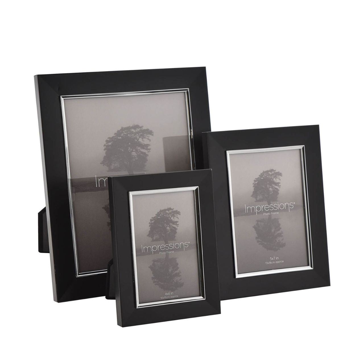 Black & Silver Aluminium Frame 8" x 10" A black and silver aluminium frame. This bold frame is a true statement piece in which to present treasured photographs at home.