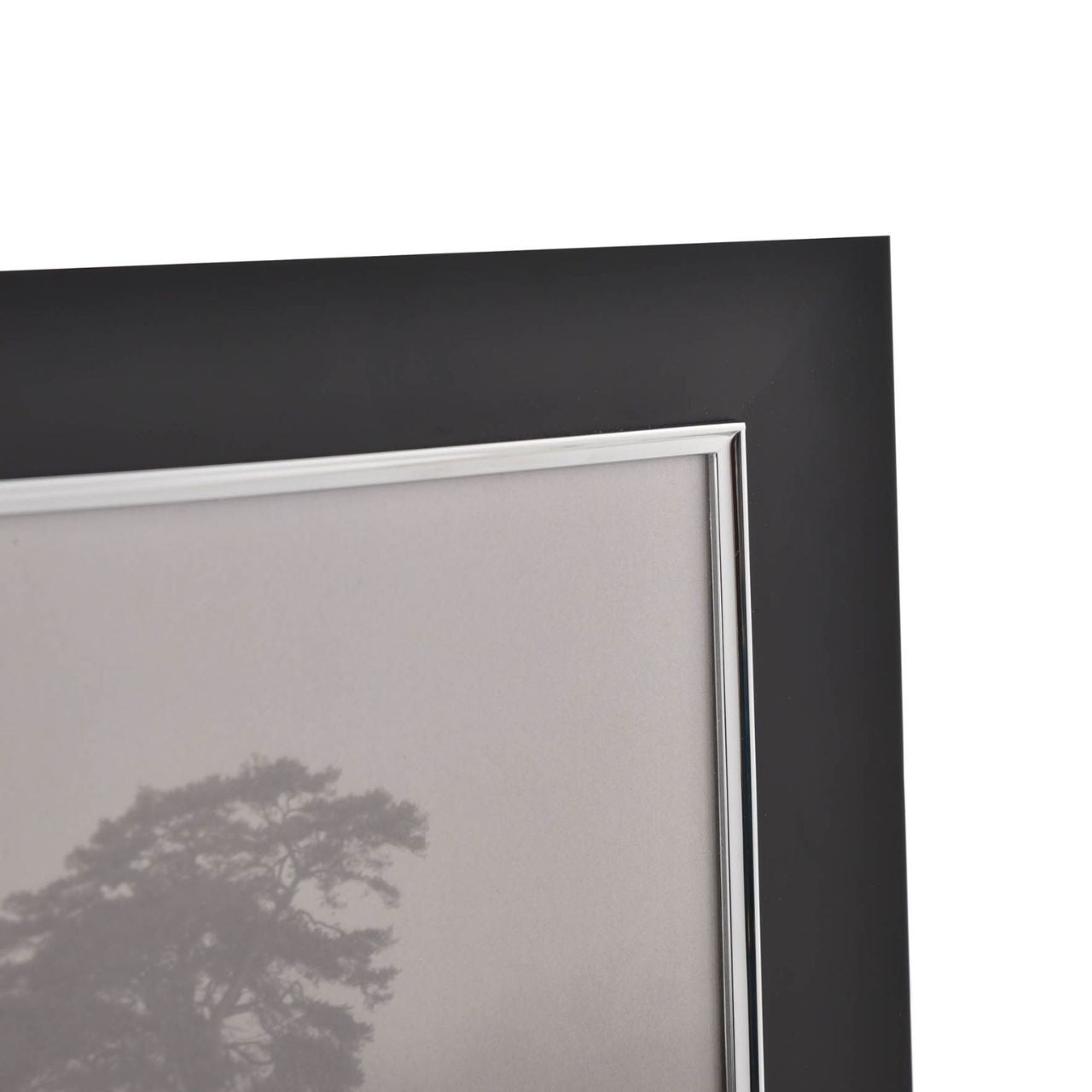 Black & Silver Aluminium Frame 8" x 10" A black and silver aluminium frame. This bold frame is a true statement piece in which to present treasured photographs at home.