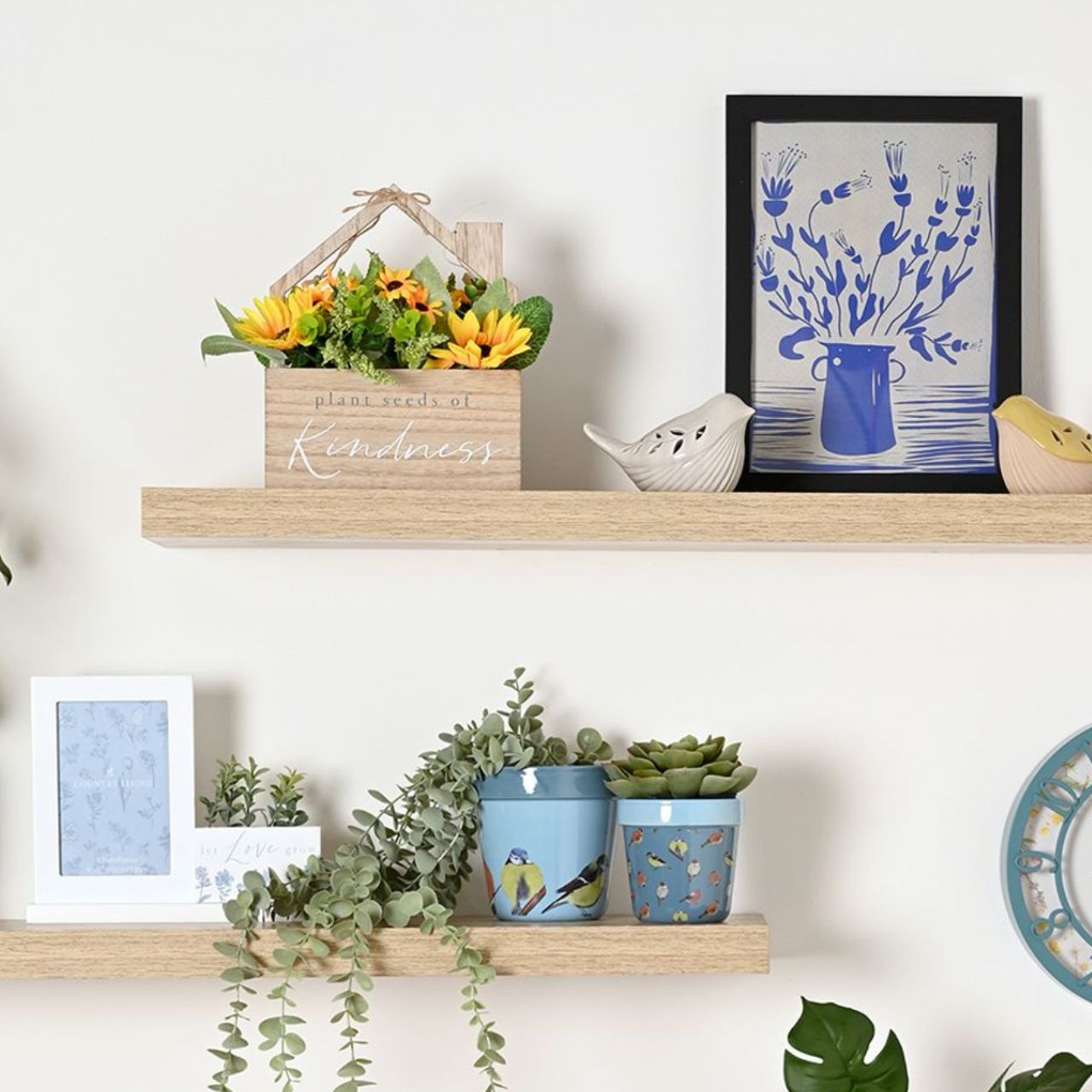 Brighten up any space with this charming ornamental white LED small bird by The Collection, from Country Living. Designed with the rustic charm of a country cottage in mind, this adorable piece radiates warmth.