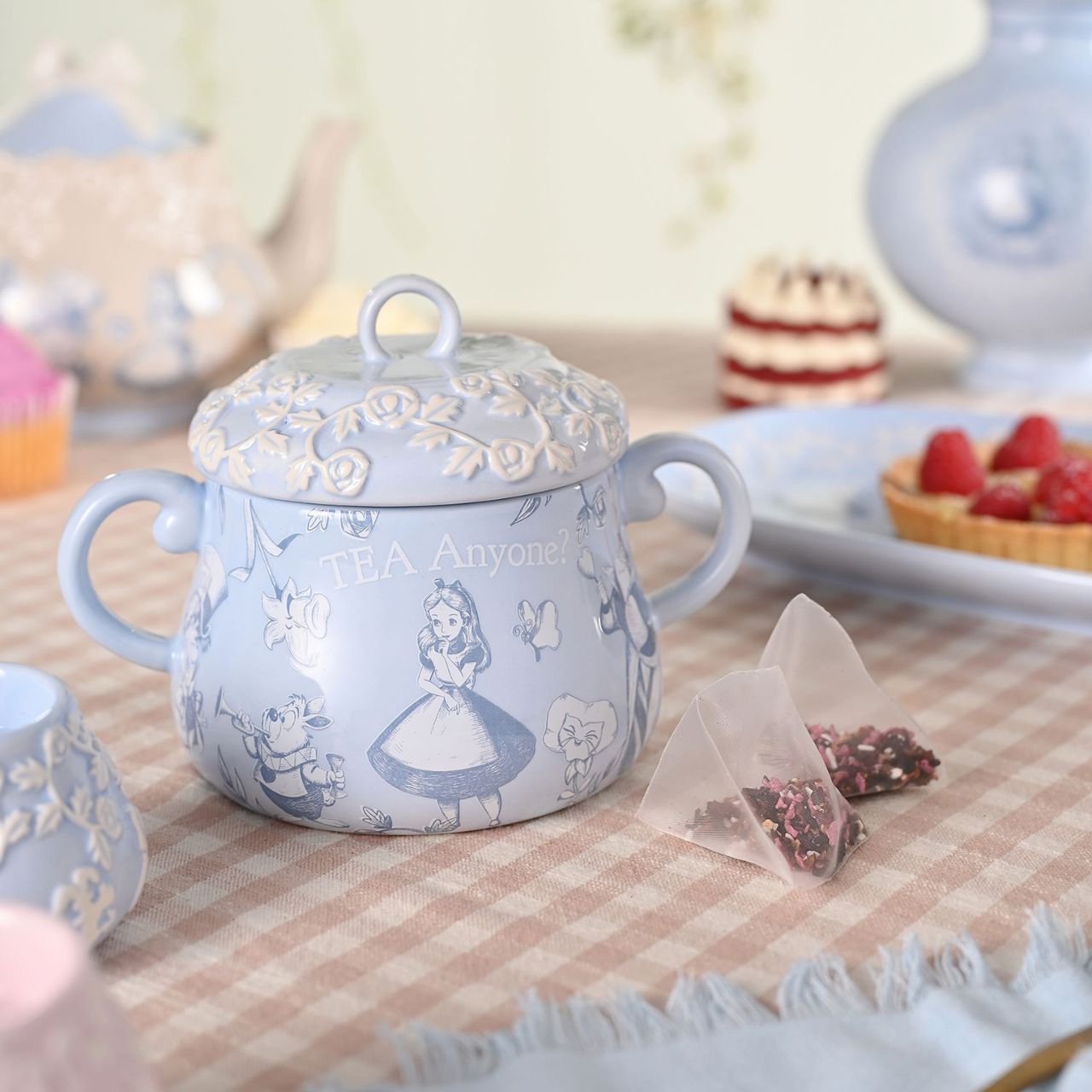 Crafted from ceramic with a glazed finish in a gorgeous light blue colour. This product is a celebration of this fantasy tale with stunning character illustrations.