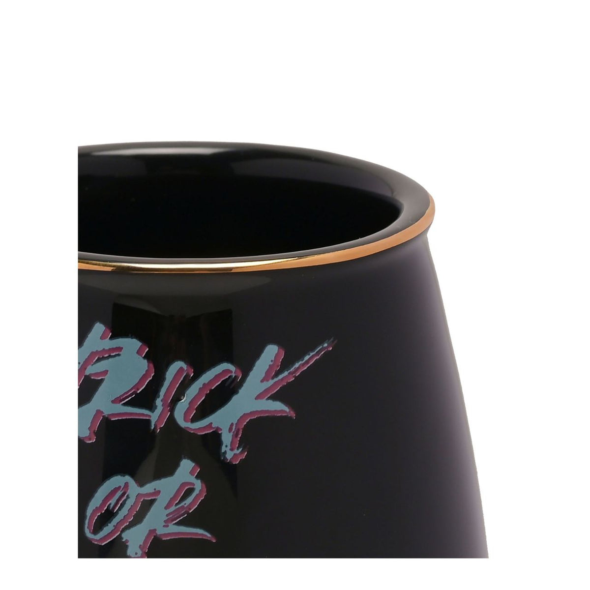 This spellbinding mug is wickedly decorated and celebrates the darker side of Disney.