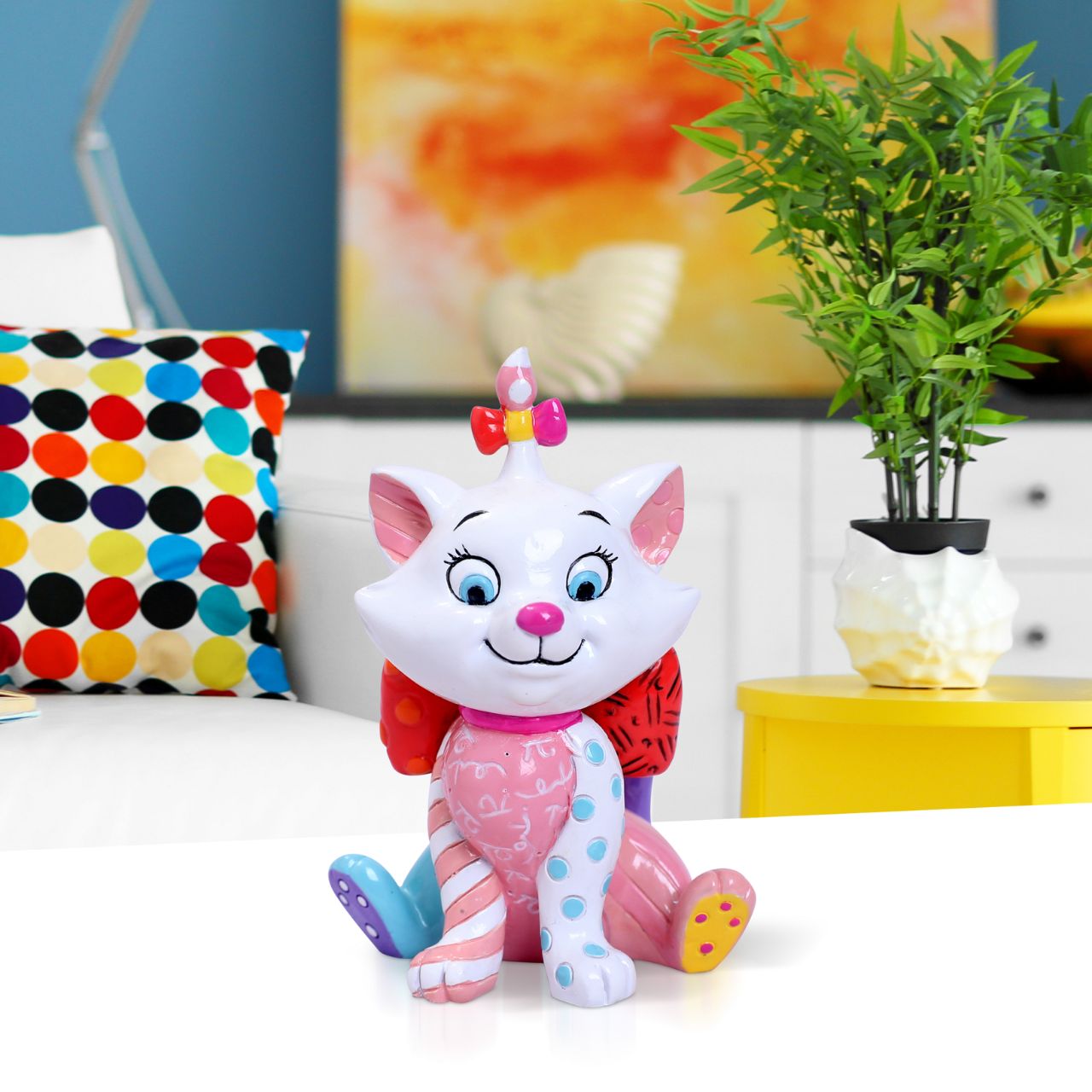 A curious kitten who aspires to be an elegant lady like her mother Duchess, Marie won the hearts of audiences with her starring role in Disney's "The Aristocats." Now Marie has a more dazzling coat than ever thanks to Pop Artist Romero Britto.