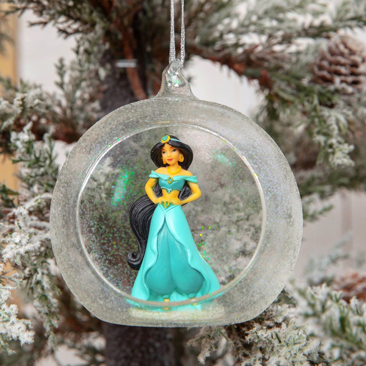 Disney Princess Jasmine 3D Bauble Bring some Disney magic to your Christmas tree with this collectable Aladdin hanging decoration.