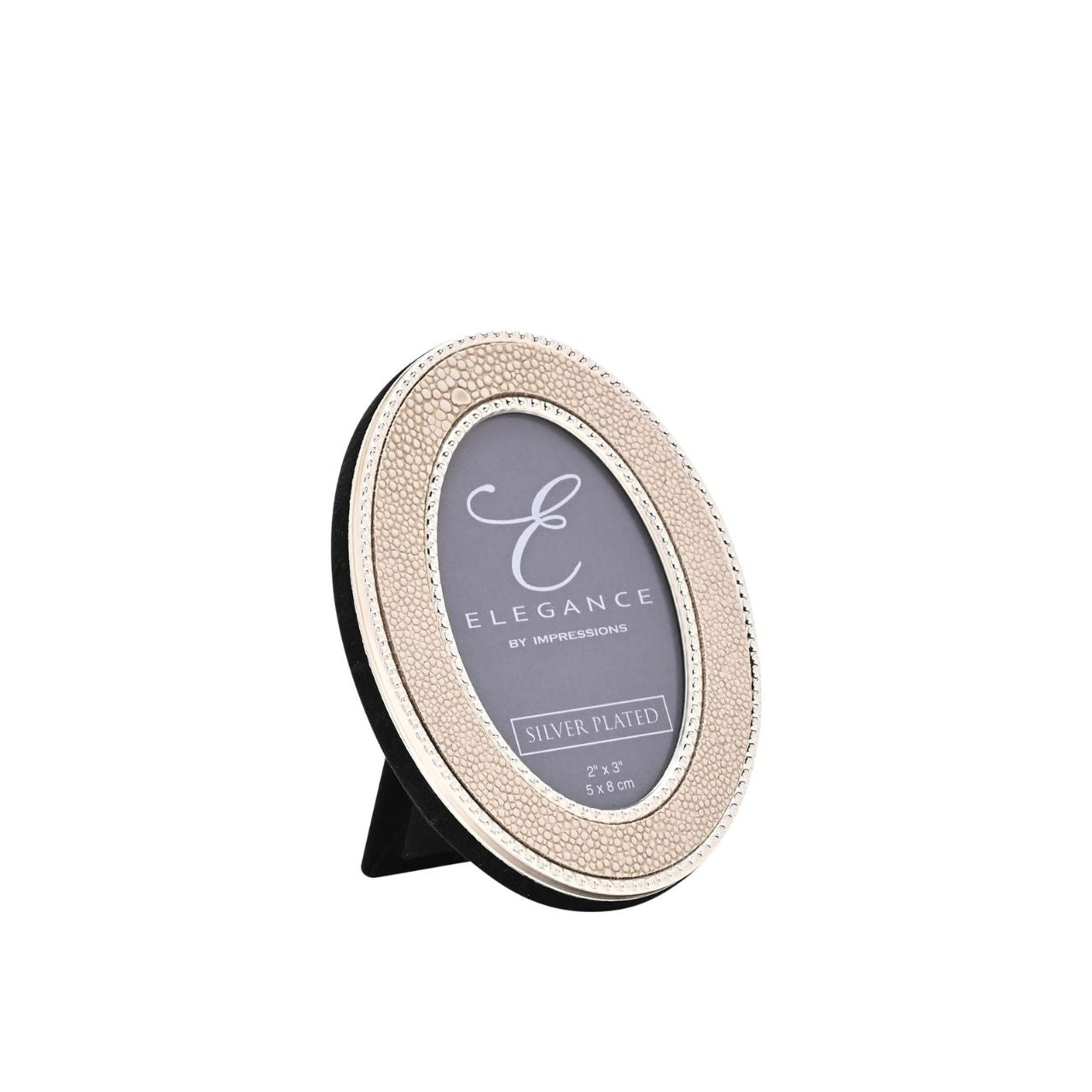 Elegance by IMPRESSIONS provides the ultimate collection of luxury photo frames, to give your most treasured moments the treatment they deserve.