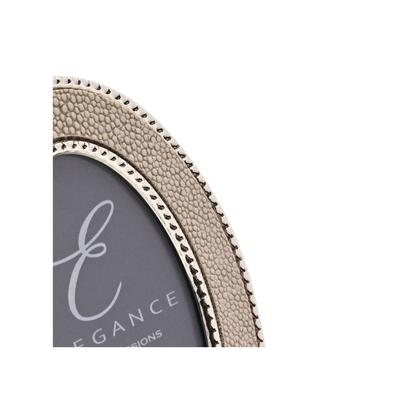 Display your cherished 4" x 6" photos in this silver-plated frame. The shiny finish is complemented by a beige PU leather border, creating a sophisticated look for any décor.