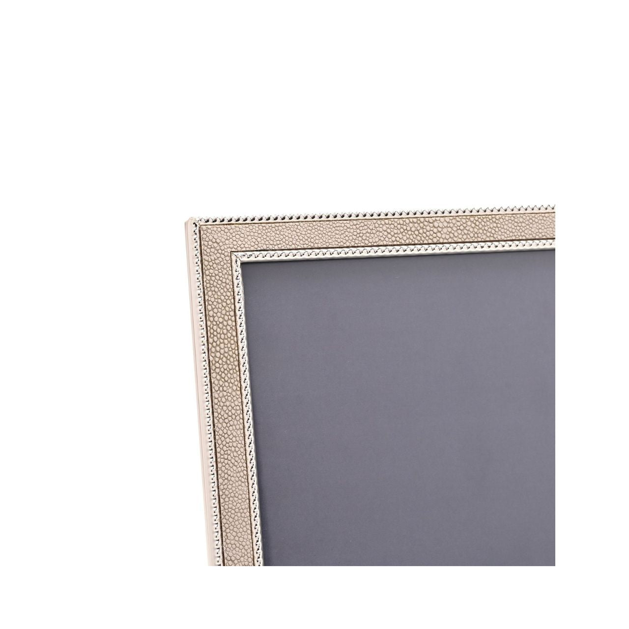 Elegance by IMPRESSIONS provides the ultimate collection of luxury photo frames, to give your most treasured moments the treatment they deserve.