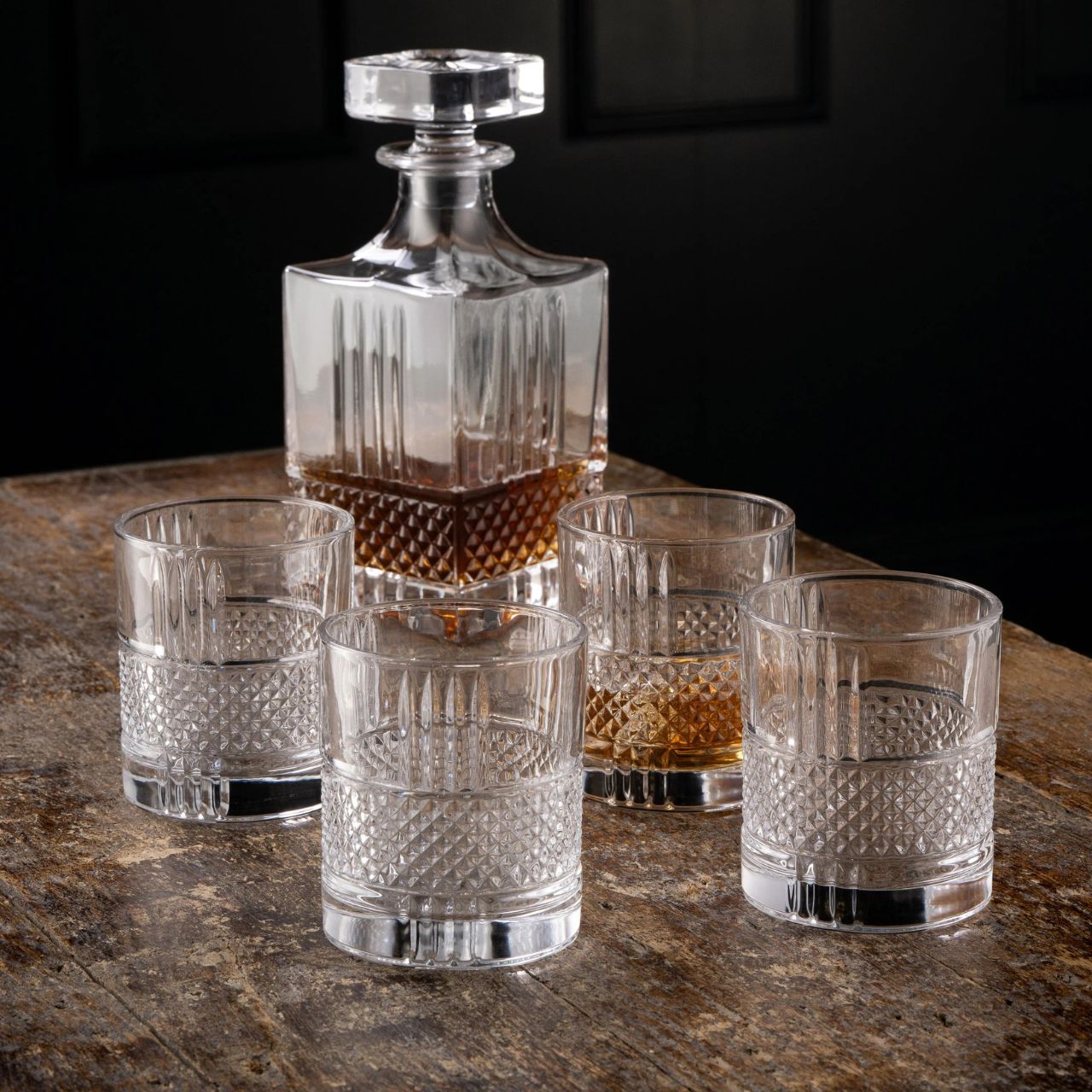 The Galway Crystal Eyre Collection blends traditional craftsmanship with refined design. Featuring intricate cuts and brilliant sparkle, each piece brings sophistication to your home, perfect for special occasions or everyday luxury.