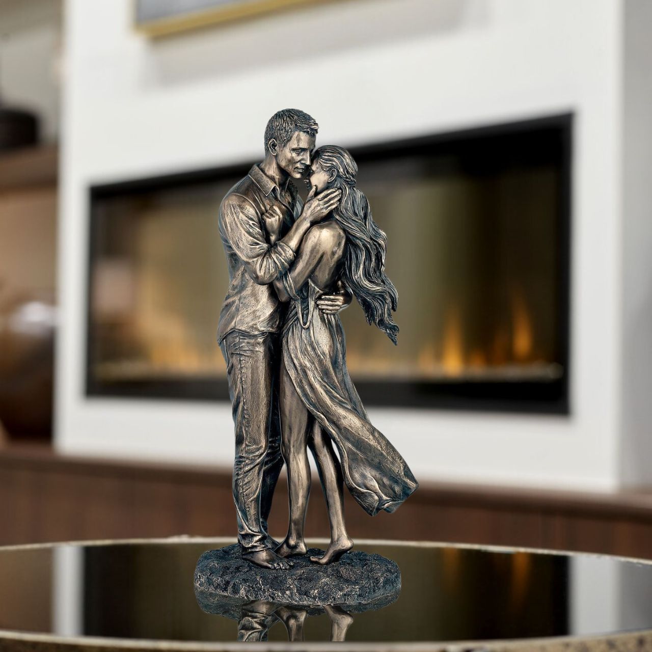Beautifully modern couples embrace. Perfect for art lovers or for an occasional gift such as a wedding gift, or an engagement gift.