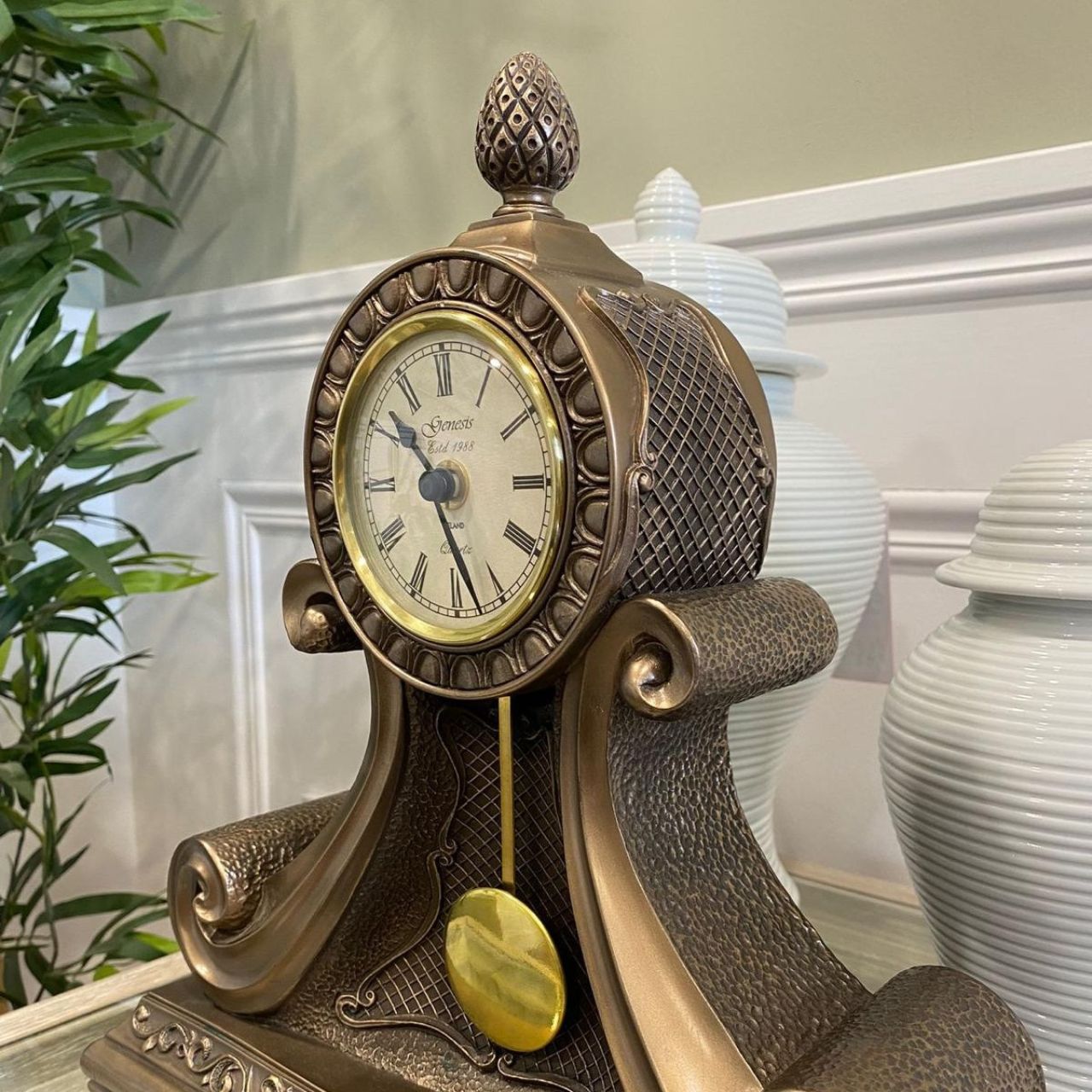This large clock looks superb on the mantle piece and is one of the biggest clocks in the range. It has a brass swinging pendulum and batteries are included. Suitable gift for any special occasion.