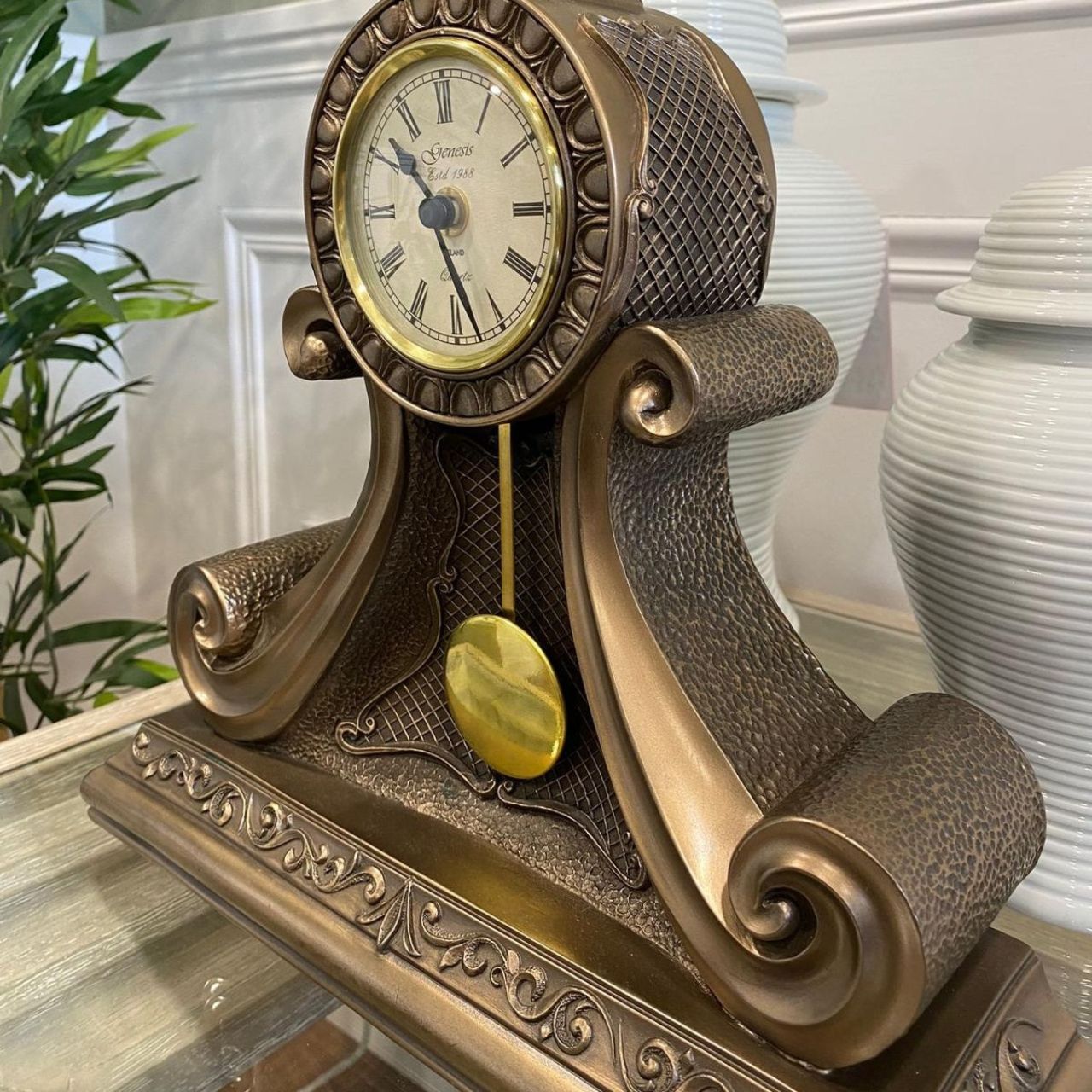 This large clock looks superb on the mantle piece and is one of the biggest clocks in the range. It has a brass swinging pendulum and batteries are included. Suitable gift for any special occasion.