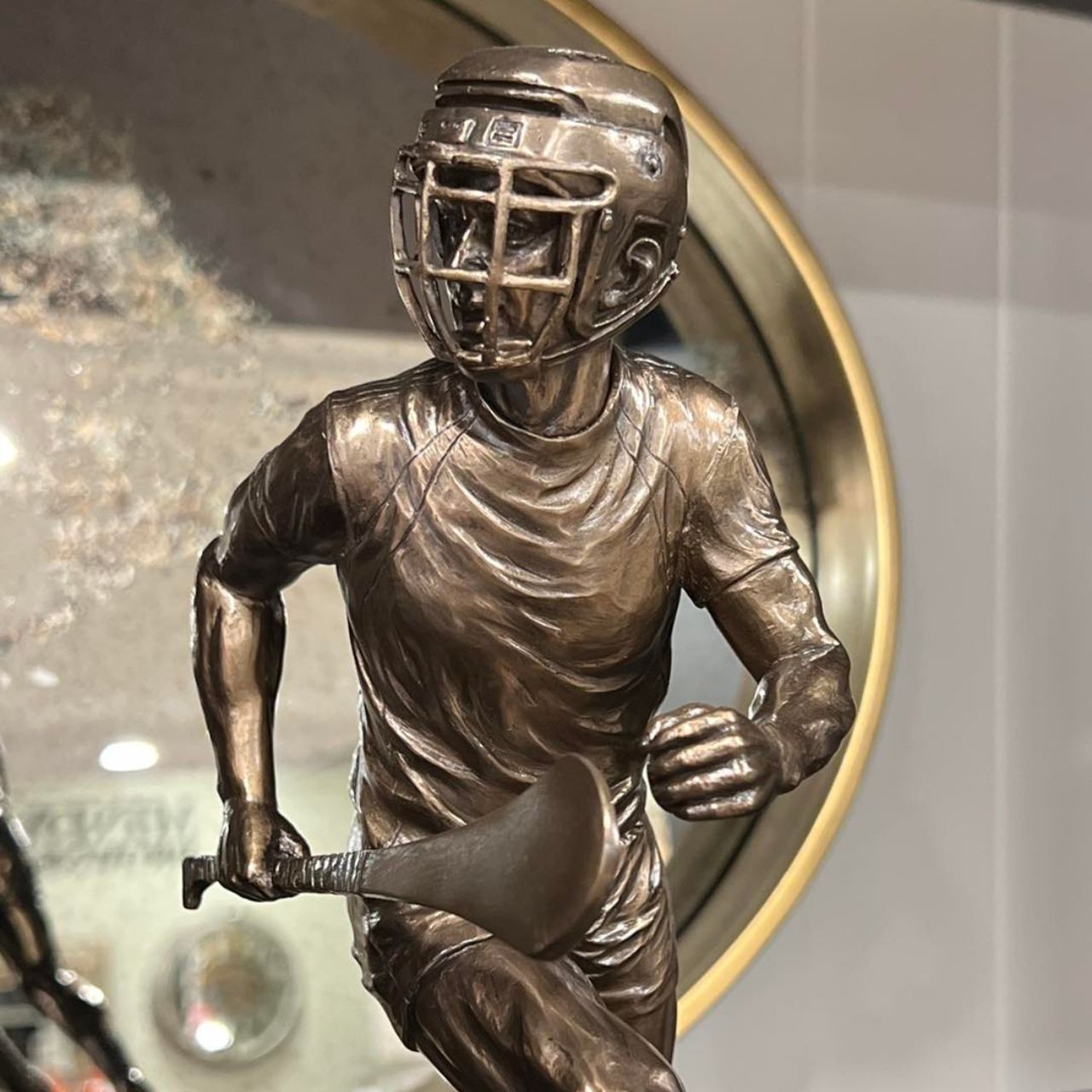 A stunning sculpture of a Hurler mid-game. Ideal as a prize for any Player or fan.