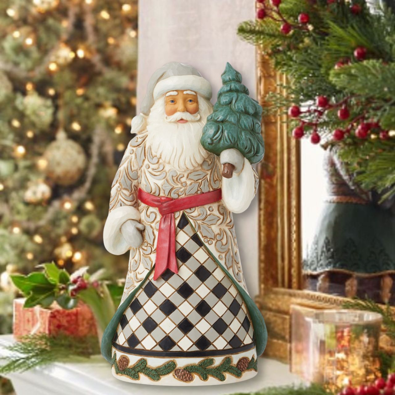 Hand crafted and hand painted, straight from the imagination of award-winning artist Jim Shore. Taking inspiration from traditional folk art, quilting designs, and iconic features like rosemaling, the mixture of colour, tones and glitter make each piece the perfect accessory for the best time of year - Christmas.