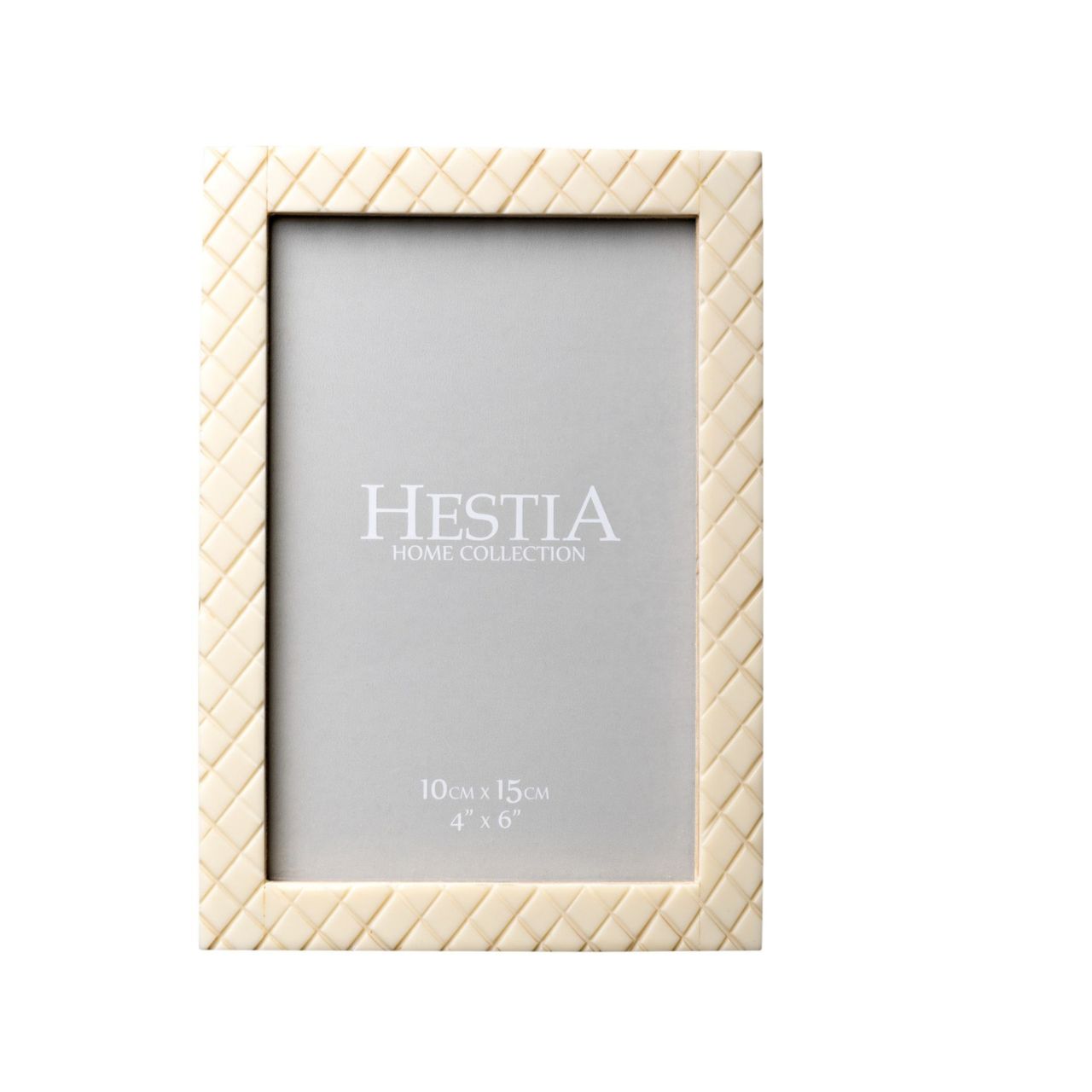 Criss Cross Carved Photo Frame 4" x 6" Hestia Retreat Criss Cross Resin Carved Photo Frame 4" x 6" A beautifully elegant and contemporary carved criss cross resin photo frame. From the Retreat collection - create a haven of soothing minimalism at home.