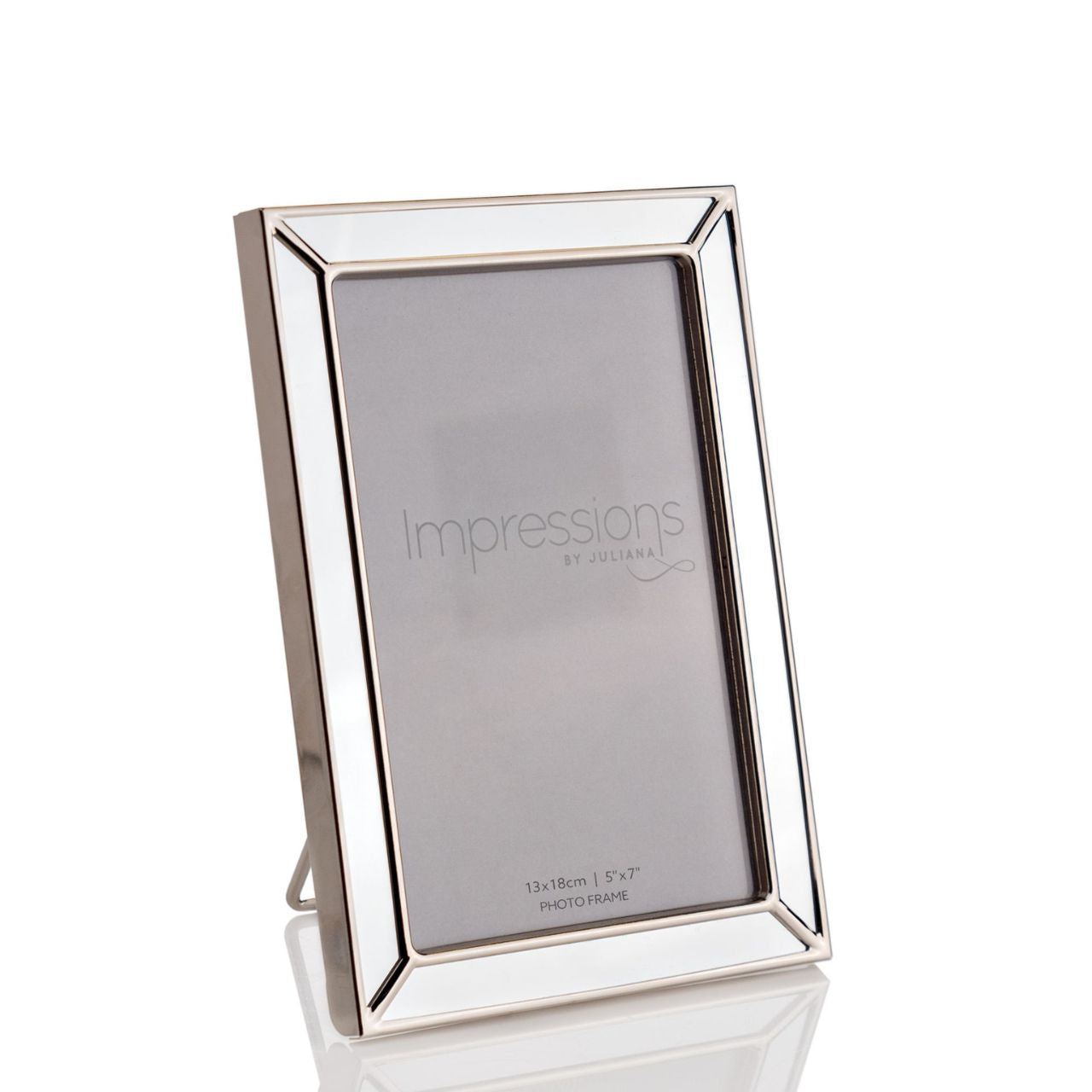Silver & Mirrored Photo Frame 5" x 7" With an uncomplicated design, this photo frame brings a classic timeless touch, suitable for any interior theme.
