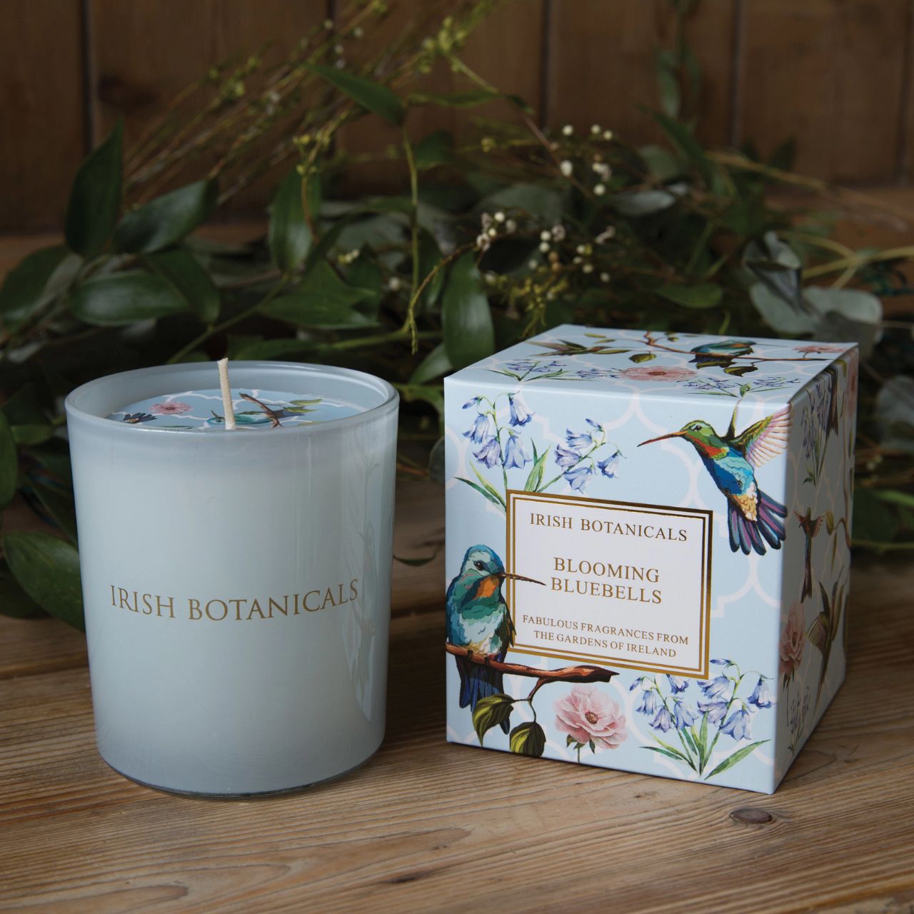 This gorgeous and refreshing scent is such a great summer scent. A stunning mix of fresh bluebells with notes of lemon and Freesia make this so refreshing, light and simple. Packaged beautifully in our Irish Botanicals signature box. Burn time 40 hours 100% natural wax. Cotton Wick