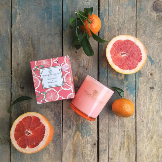What a happy scent this is! Fresh fragrant and invigorating with gorgeous zesty notes of grapefruit and all the warmth of the bergamot blossom. Burn time 40 Hours 100% Natural Wax Cotton wax