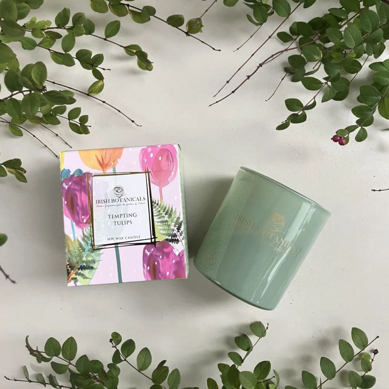 Featuring harmonious Irish fragrances complemented fresh tulips and sweet pea, a gorgeous summer bouquet. Experience portability, sophistication, elegance, and relaxation in one with this versatile candle. Perfect for home or travel, its compact design and botanical ingredients provide a touch of luxury wherever you are.