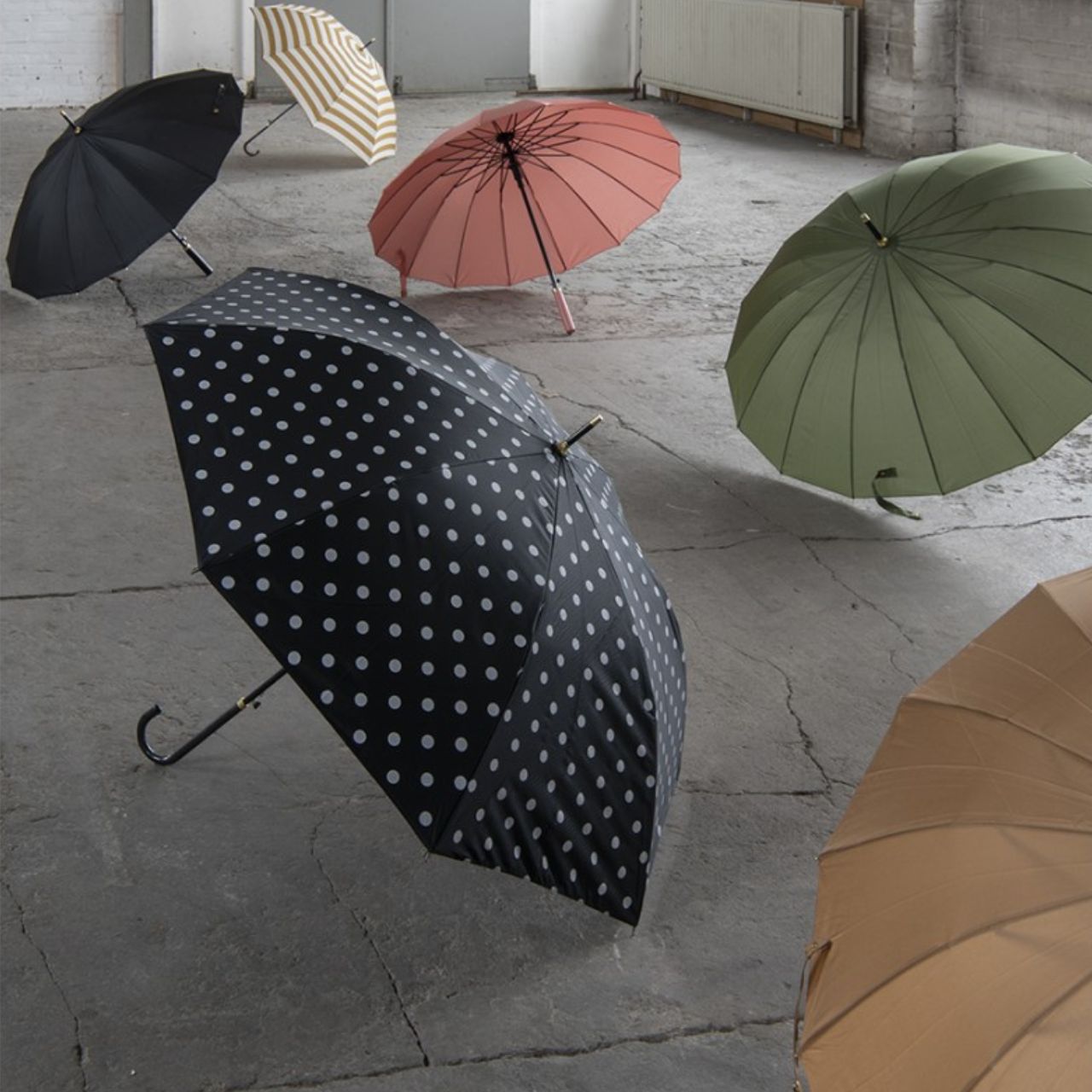 This stylish Umbrella Pink Polyester Adults is the perfect accessory for any outdoor event. Made with high quality materials, the umbrella is designed to last and will provide reliable protection from even the harshest of weather conditions. The pink polyester material is designed to remain durable and vibrant for long lasting use.