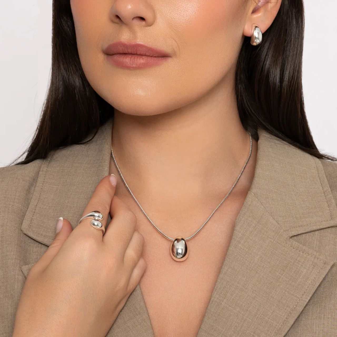 Chunky silver plated teardrop pendant with beautiful snake chain. Length 44.5 + 5cm extension.