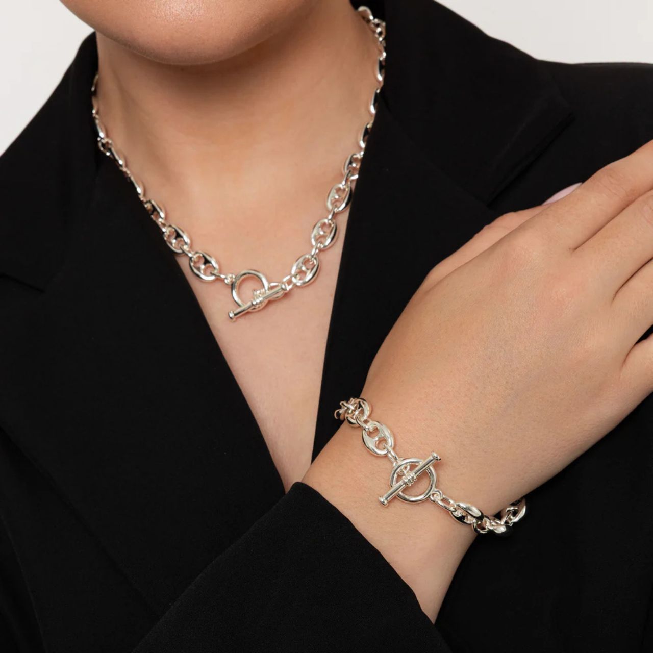 Beautiful coffee bean link necklace with ring & toggle fastening.