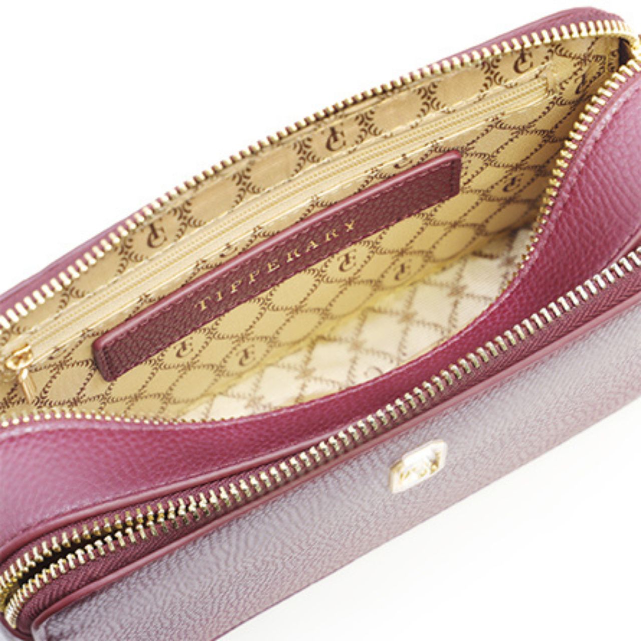 Introducing our exclusive collection of animal friendly PU leather look handbags and wallets. Expertly designed and manufactured. The Tipperary design team travelled the world, visiting all the designer fashion shows in order to create these on-trend chic and functional handbags.