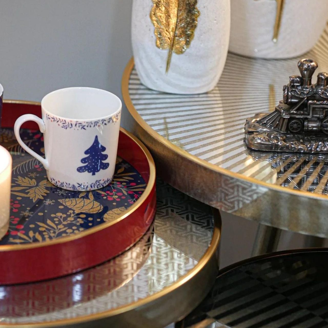 Midnight Blue & Red Berry Christmas Mugs Set of 6 by Mindy Brownes Introducing our set of 6 Christmas Cup. These beautifully crafted and designed Christmas cups are an ideal choice for tea, coffee or a hot chocolate curled up beside the fire on a cold winters evening.