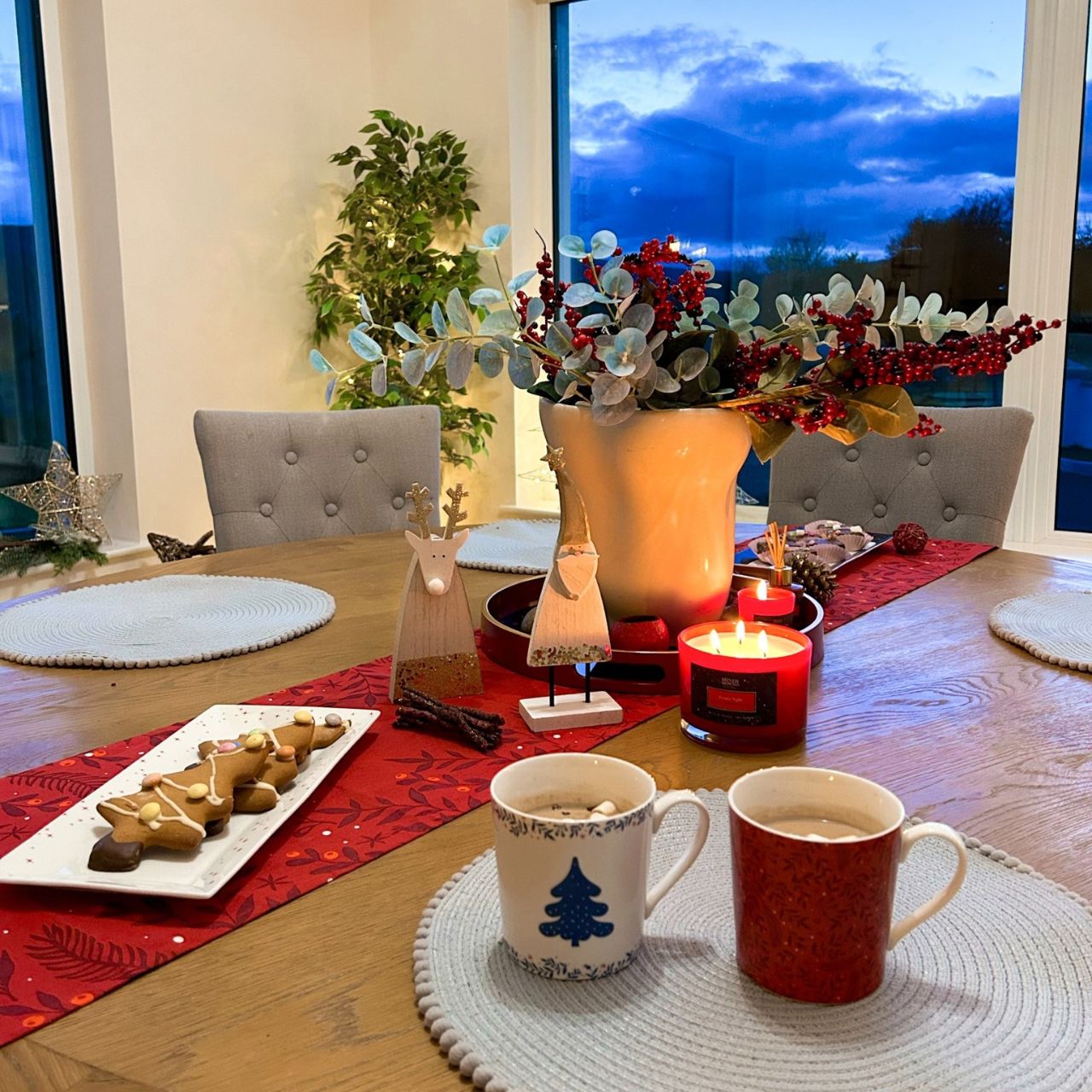 Midnight Blue & Red Berry Christmas Mugs Set of 6 by Mindy Brownes Introducing our set of 6 Christmas Cup. These beautifully crafted and designed Christmas cups are an ideal choice for tea, coffee or a hot chocolate curled up beside the fire on a cold winters evening.