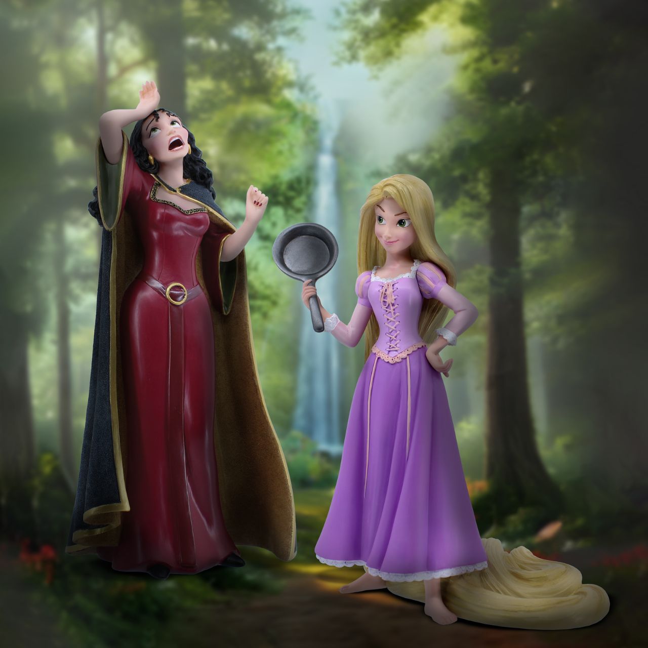 Celebrating the anniversary of Tangled, our Disney Showcase Collection presents the Mother Gothel Figurine. Capturing her theatrical character, the hand-painted beauty displays her signature attire, featuring a beautifully flocked cape.