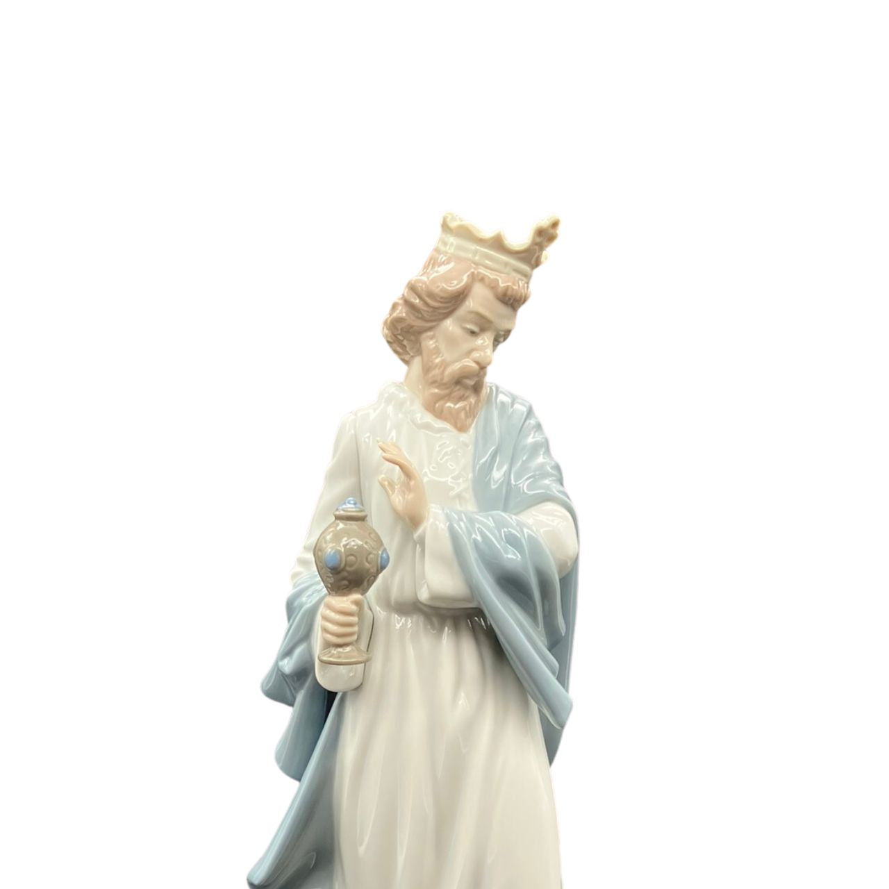 Nao by Lladro King Gaspar with Cup Wisemen Nao porcelain figurine “King Gaspar with Cup” from the Christmas Collection. Sculpted by Regino Torrijos, this figurine is part of the nativity set.