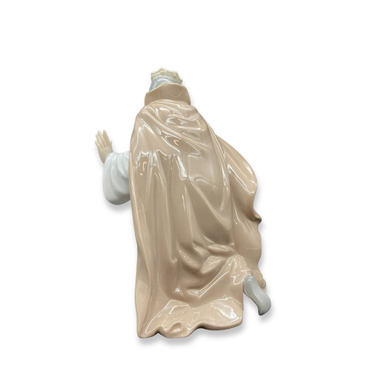 Nao by Lladro King Melchior With Chest Wisemen Nao porcelain figurine “King Melchior With Chest” from the Christmas Collection. Sculpted by Regino Torrijos, this figurine is part of the nativity set.