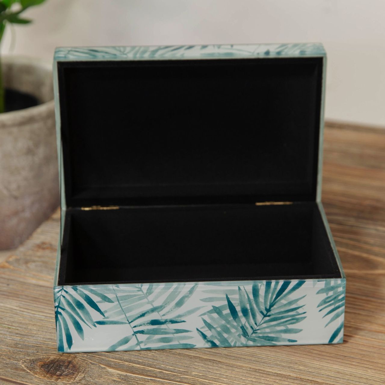 Nature Trail Embellished Jewellery Box Store those sparkly things in style with this beautiful glass jewellery box with exotic palm print and crystal embellished inset lid decoration. From Nature Trail by HESTIA - bring some subtle Spring vitality to your home.