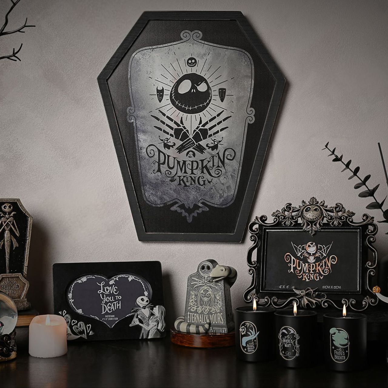Declare your love with a spooky twist using this Disney The Nightmare Before Christmas picture frame. Featuring Jack Skellington, bats, and a large heart-shaped centerpiece, it's the perfect gift for fans of the classic film.