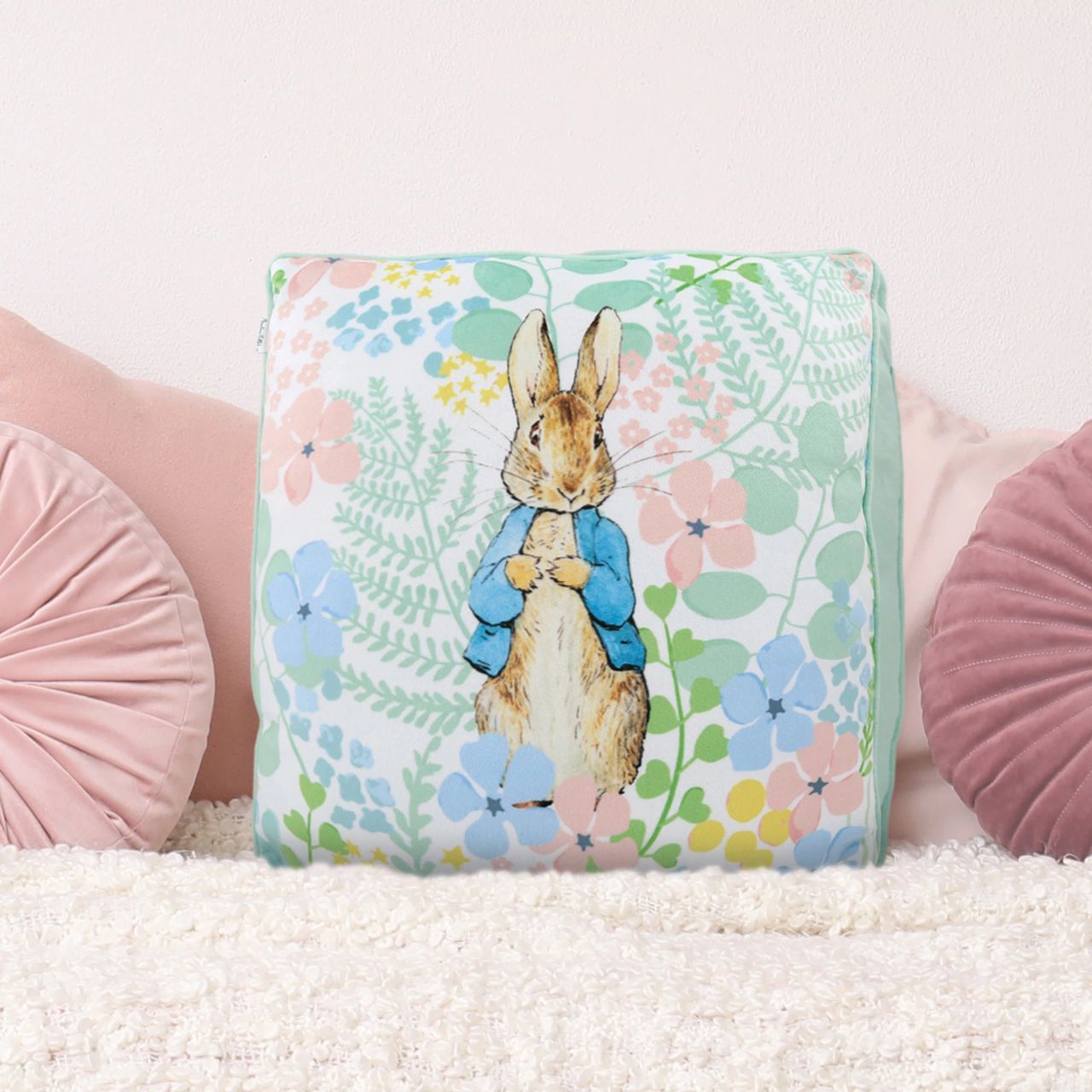 The English Garden collection combines high-quality practical products with Beatrix Potter's timeless characters. Designed in the UK, the range takes inspiration from the original Beatrix Potter illustrations to create beautifully stylish home décor and accessories.