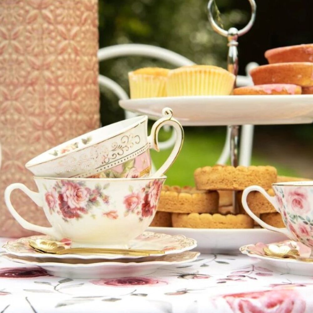 Clayre & Eef Romantic White Pink Porcelain Flowers Cup and Saucer Clayre & Eef's Romantic White style cup and saucer with flowers is perfect for adding a homey, rustic touch to tea time.