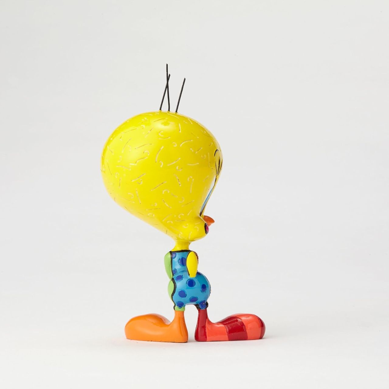Featured here is the some what innocent little yellow canary, famously named Tweety Bird. Everyone's favourite and sweetest yellow bird Tweety from Looney Tunes has had a Britto transformation.