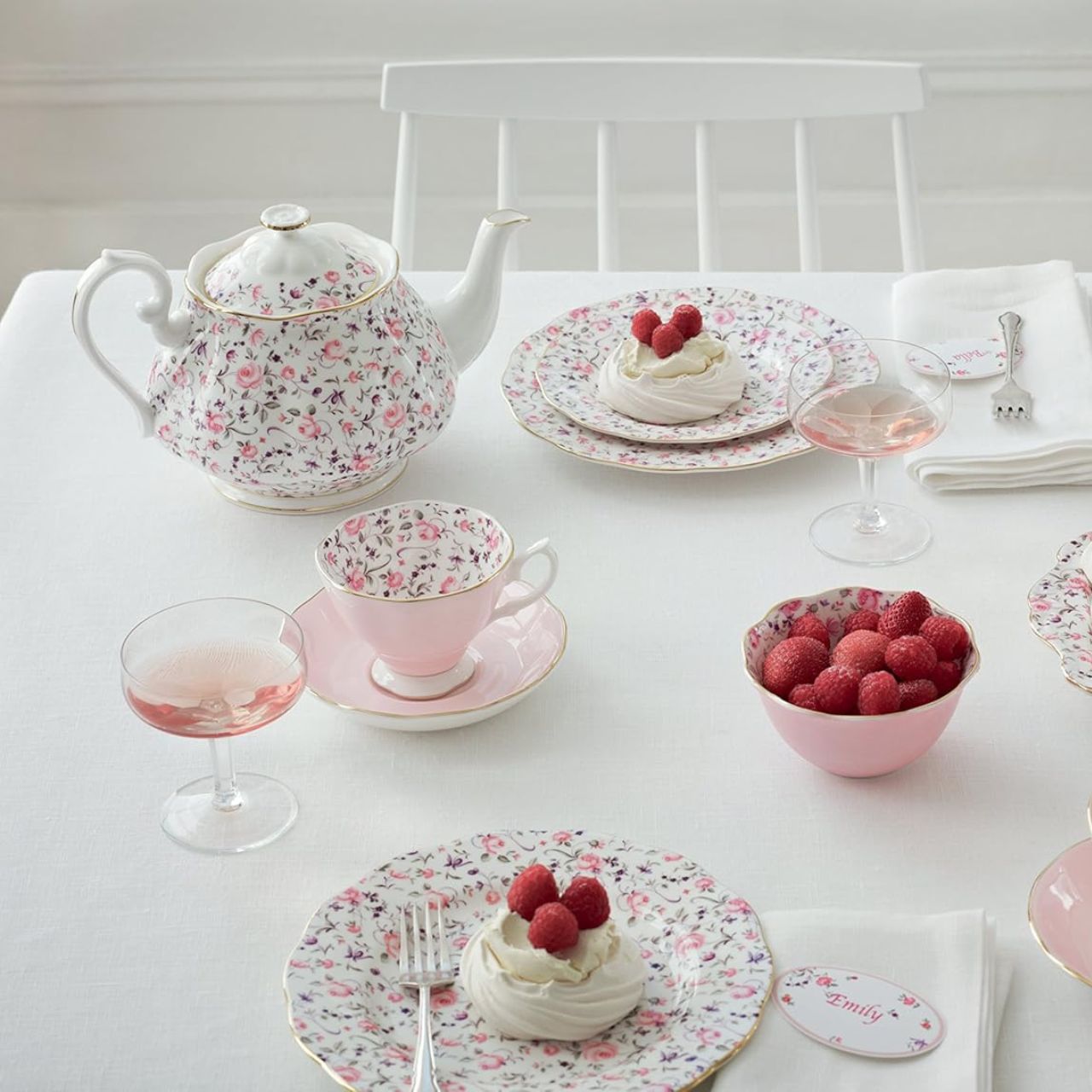 Vibrant and vivacious, Rose Confetti is a beautiful new addition to the vintage patterns that have made Royal Albert famous the world over. Youthful and exuberant, this beautiful Rose Confetti Teapot, charmingly fashioned in fine bone china and combining classic form with intricate detailing, vibrant colours and a lustrous gold rim.