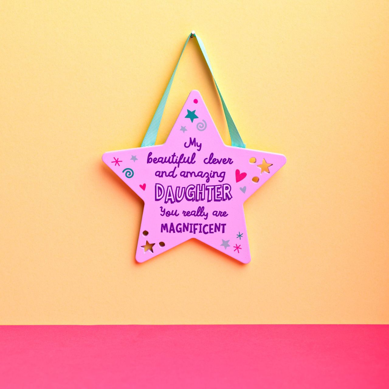 Star Hanging Plaque - Daughter Want to cheer someone up? Then why not gift the ‘Daughter’ in your life this bright, uplifting and CHEERFUL star plaque.