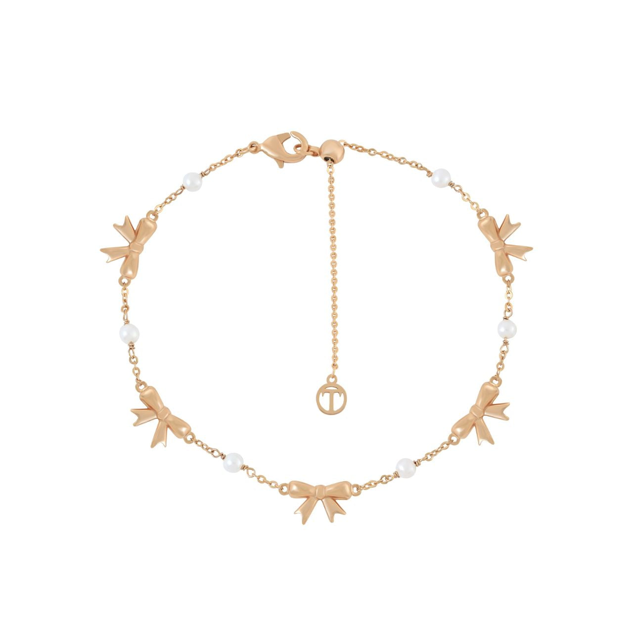 Delicate yet powerful, the bow has long been a symbol of love, unity and effortless sophistication. Our Bow Collection celebrates this timeless motif with exquisite craftmanship and refined beauty.