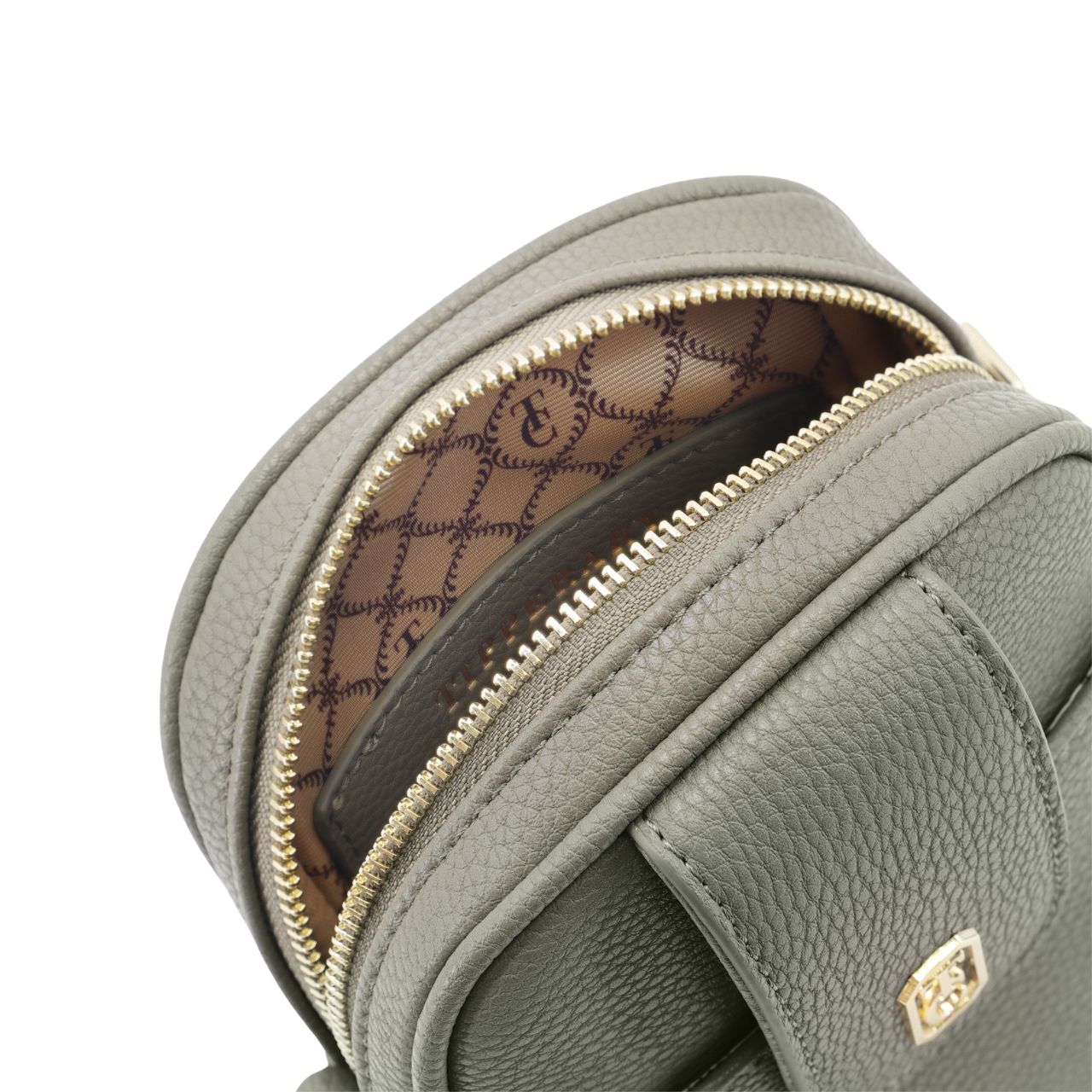 Introducing our exclusive collection of animal friendly PU leather look handbags and wallets. Expertly designed and manufactured.