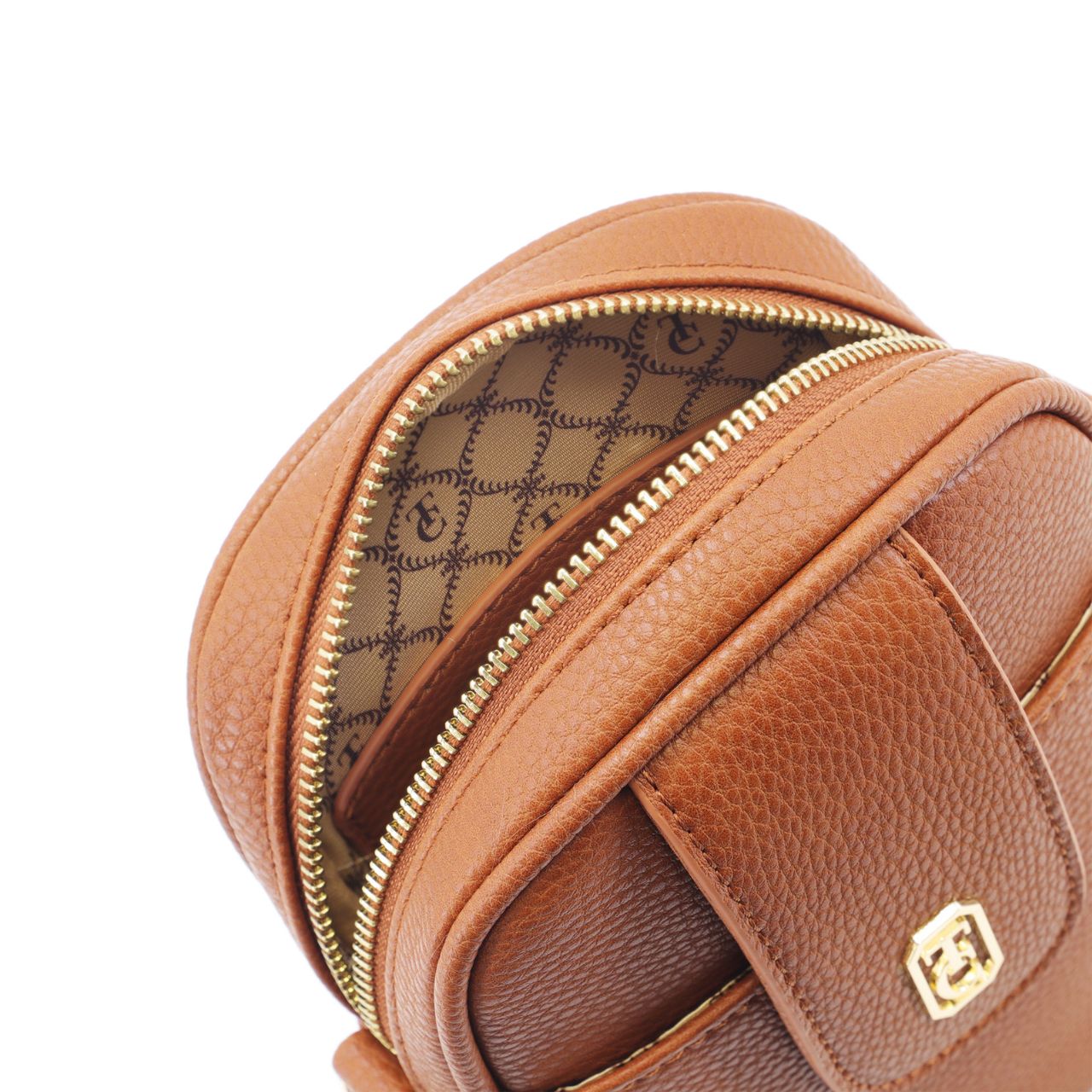 Introducing our exclusive collection of animal friendly PU leather look handbags and wallets. Expertly designed and manufactured.