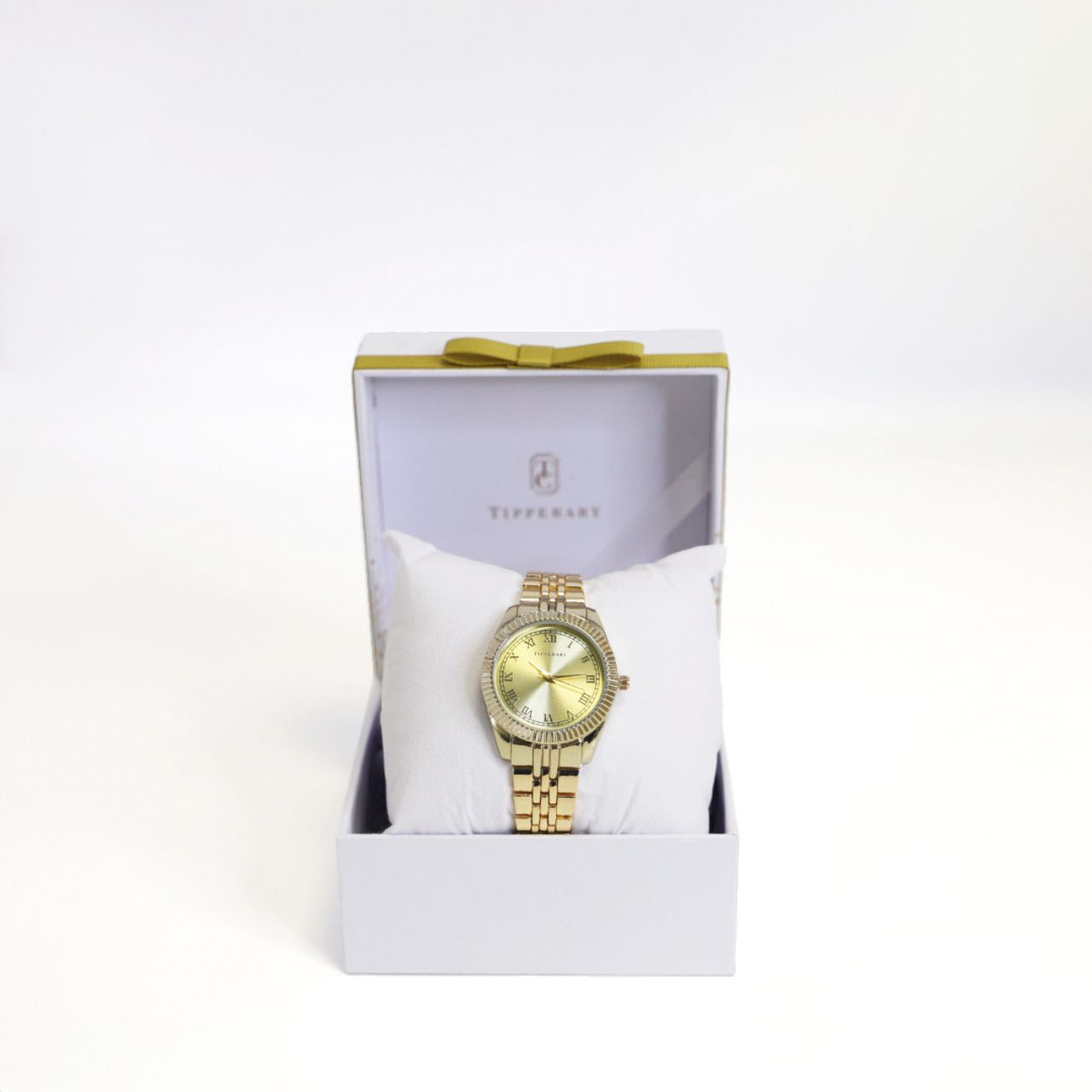 Crafted by the designers at Tipperary, The Enchanted Watch captures the essence of classic beauty with a warm, all-gold finish. Its lustrous gold dial features elegant Roman numeral hour markers, framed by delicate edge detailing that adds a subtle touch of sophistication.