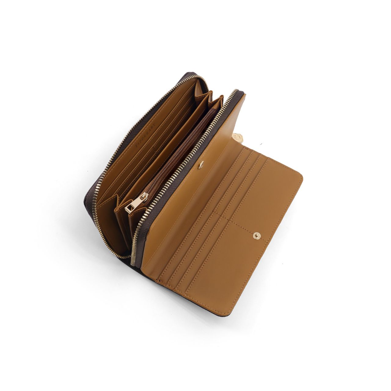 Tipperary Monogram Wallet in rich mocha leather brings timeless style to your everyday carry. With multiple card slots and a coin compartment, it combines practicality with elegant design. 