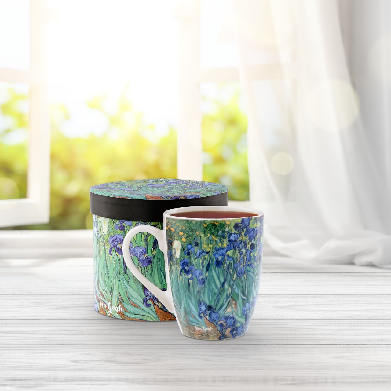Ceramic mug with matching box, perfect for drinking your coffee or tea. After the famous painting "Iris" by Dutch Post-Impressionist painter Vincent Van Gogh.