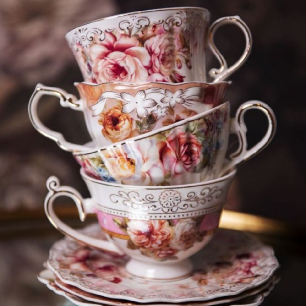 An elegant high-tea or simply a tea lover? Your tea will taste even better with our cups and saucers! Our cups come in the most unique designs; covered with antique, vintage, or cute prints. But we also have plain cups and saucers with a stylish design for those who don’t like prints that much. Great for a cup of cappuccino!