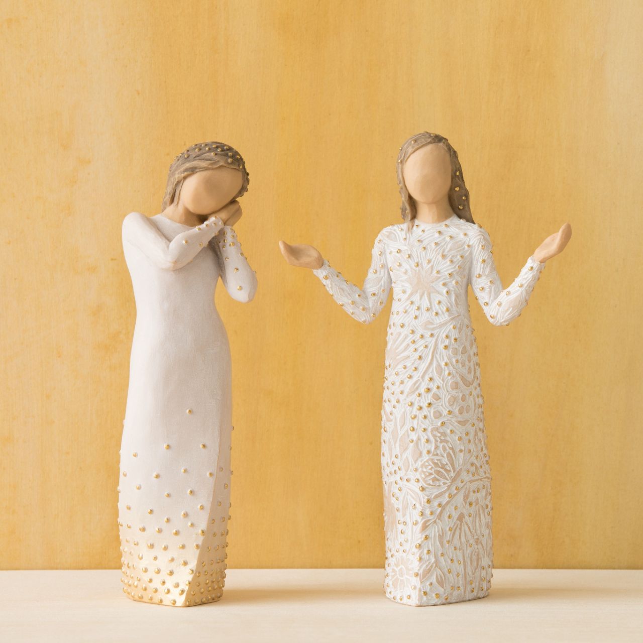 Willow Tree is an intimate line of figurative sculptures representing sentiments of love, closeness, healing, courage, hope...all the emotions we encounter in life. A new addition to the Signature Collection, which was first launched in 2015 to mark the 15th anniversary of Willow Tree, the Wishing figure has a beautiful gesture and sentiment determined by the giver and receiver.