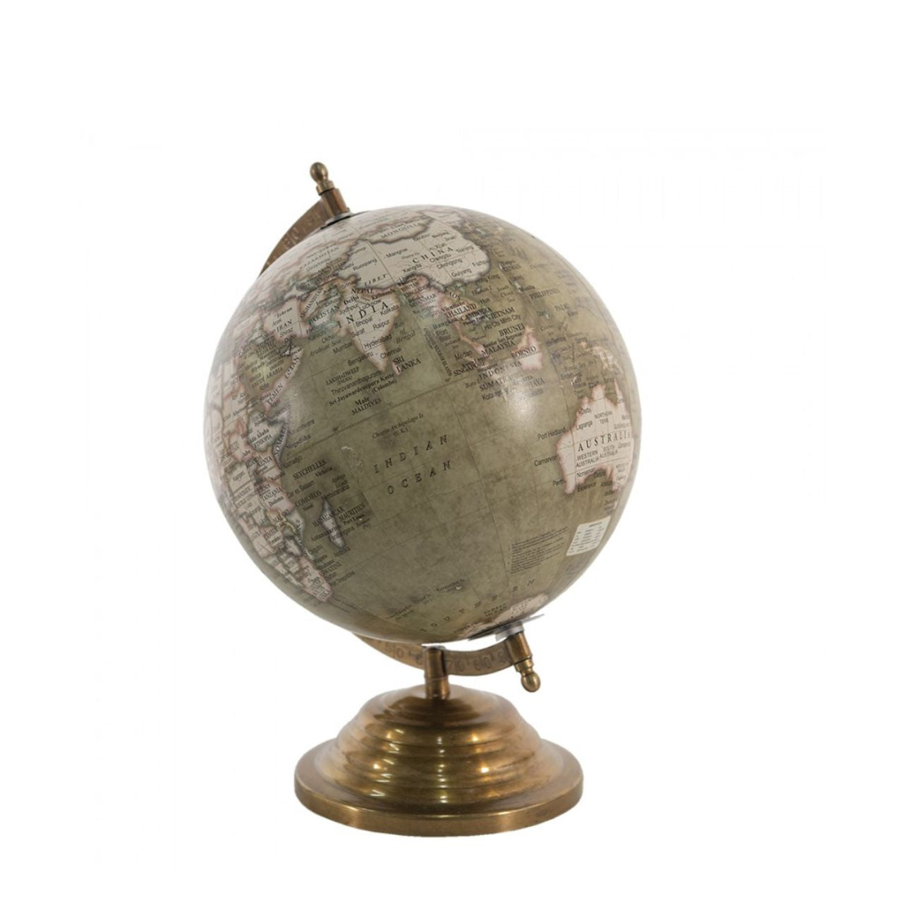 Do you have an office at home or just an empty spot in your house? Then this globe might be for you! Covered with a unique and vintage world map, you exude true classicness. This globe is also great to combine with an antique Tiffany lamp. Travel the world with this Clayre & Eef globe!