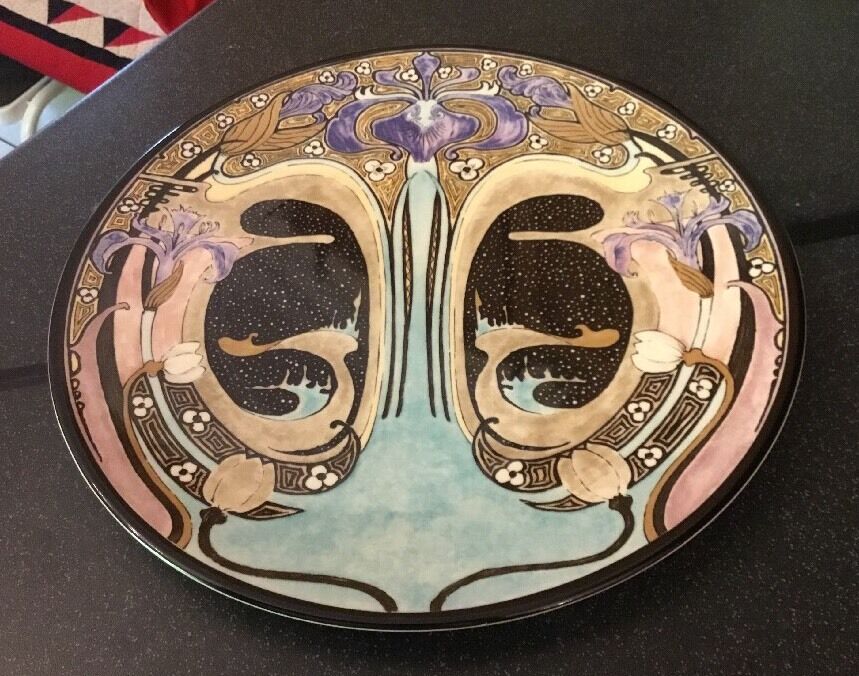 Wedgwood Art Nouveau Plate Iris by Brantjes 32 cm  This stunning Art Nouveau Plate Iris by Brantjes was Made in England by Mason's Ironstone. It shows the Brantjes production at its stylish best in the floral Art Nouveau manner.